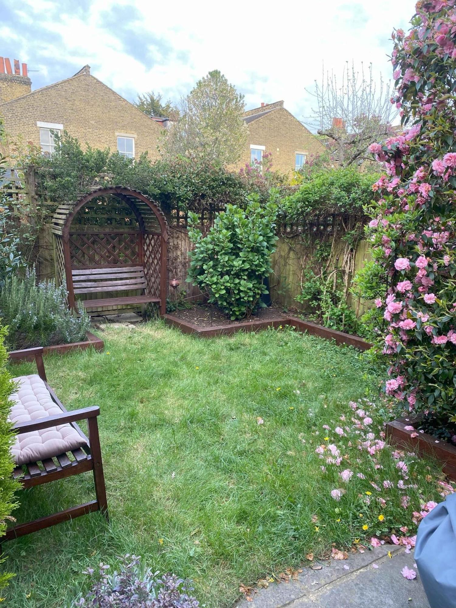 Cosy Earlsfield Pad With Garden *